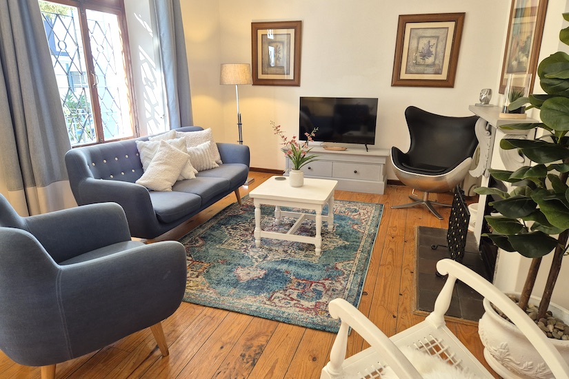 19 Jarvis Street - Living room